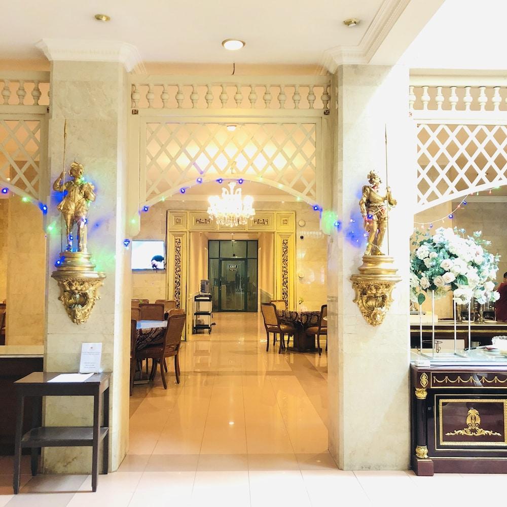 Hotel Indah Palace Solo Bagian luar foto