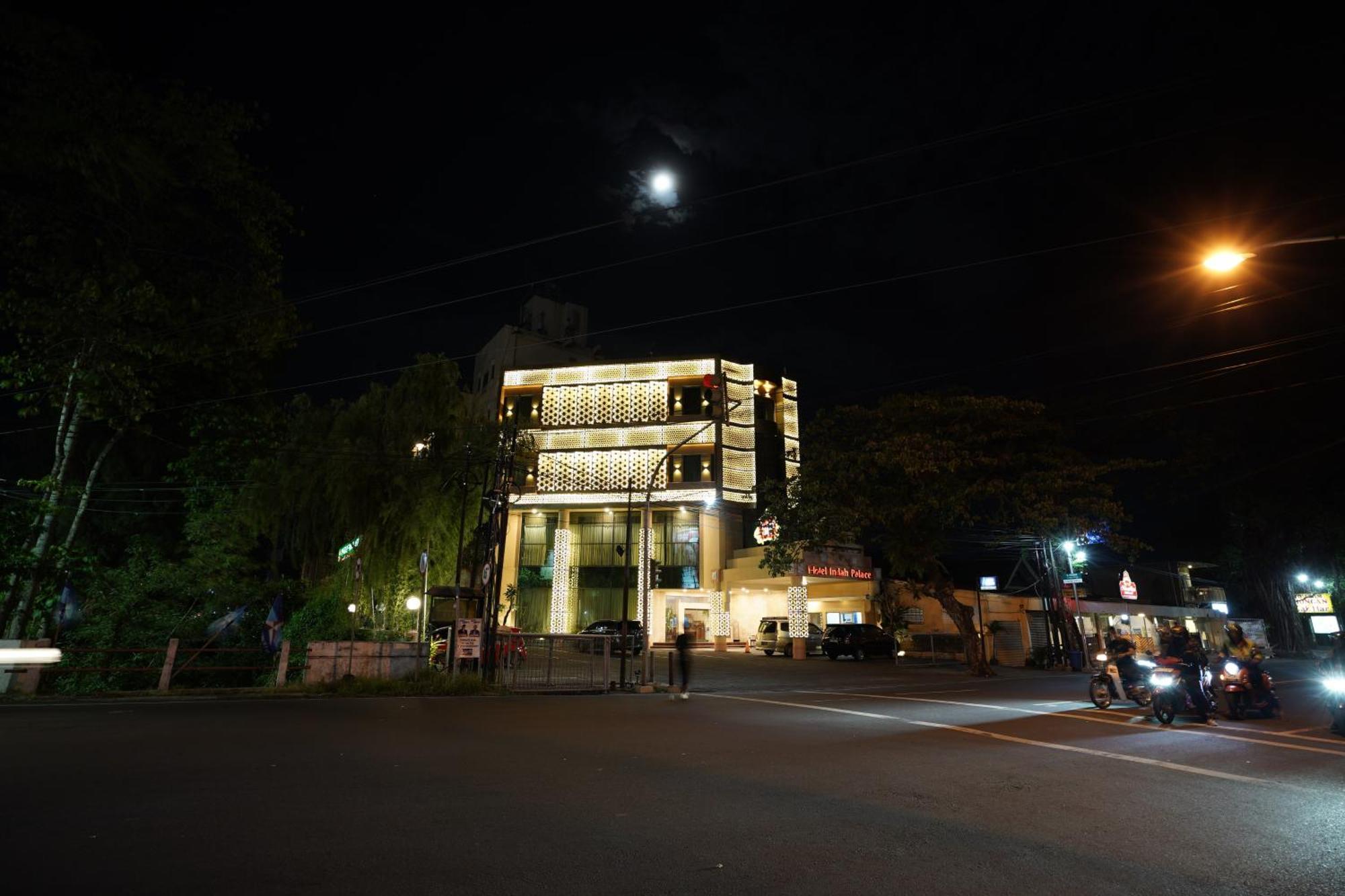 Hotel Indah Palace Solo Bagian luar foto